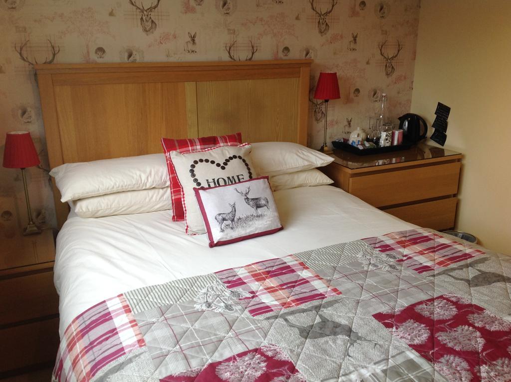 Dunroamin Bed And Breakfast Aviemore Exterior photo