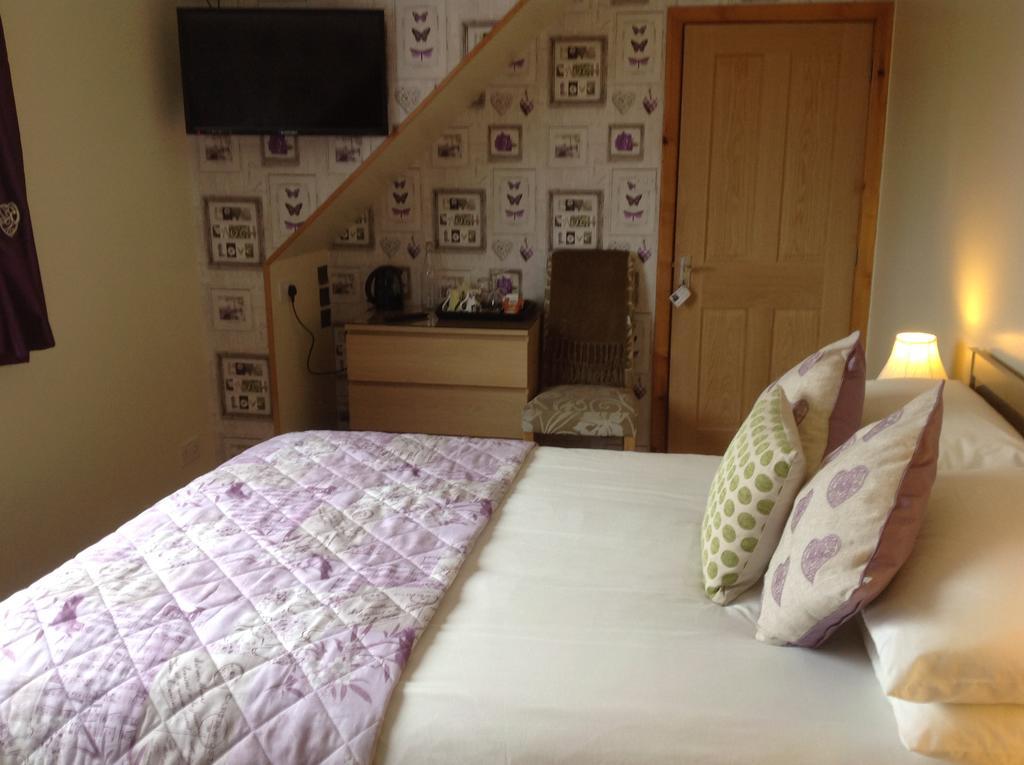 Dunroamin Bed And Breakfast Aviemore Exterior photo
